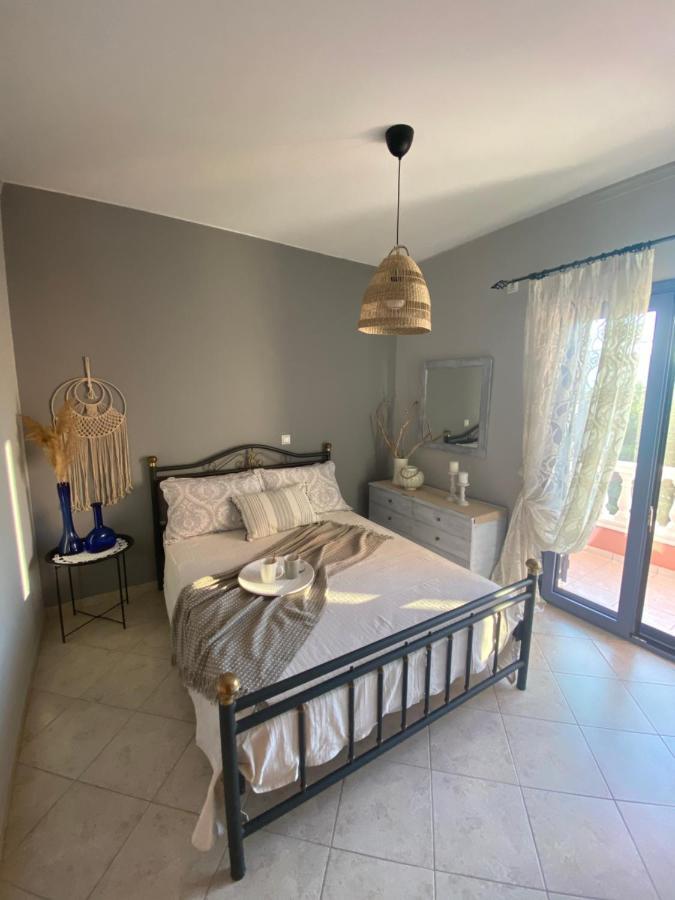 Ostraco Suite 2 Nafpaktos Eksteriør billede